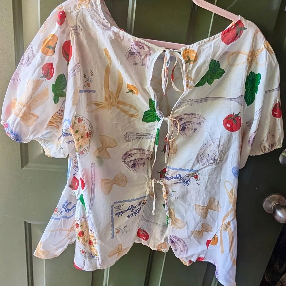 Lisa Says Gah Buen Appetito Tie Back Blouse and Side Tie Short Set NWT